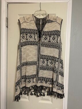 72HR⏳Free Shipping📦 Free People boho tribal crochet sleeveless sweater